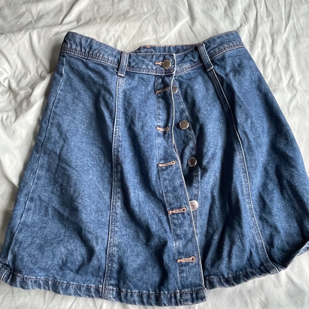 H & M Divided denim button down Jean skirt size 4